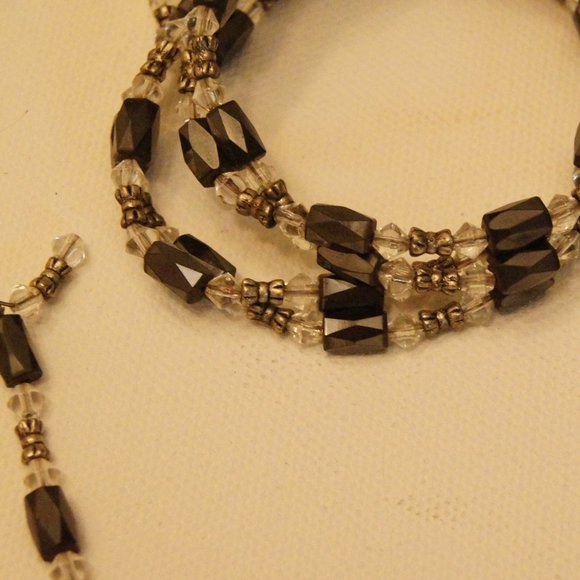 Magnetic Wrap Bracelet Black and silver beads 36" - Picture 3 of 12